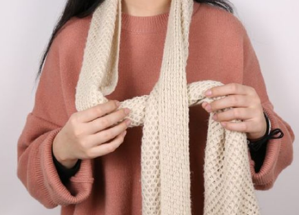 怎样系围巾才时尚又好看呢 围巾有几种系法图解大全