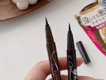 眼线算是眼妆的精髓之处了 眼线笔哪种好用