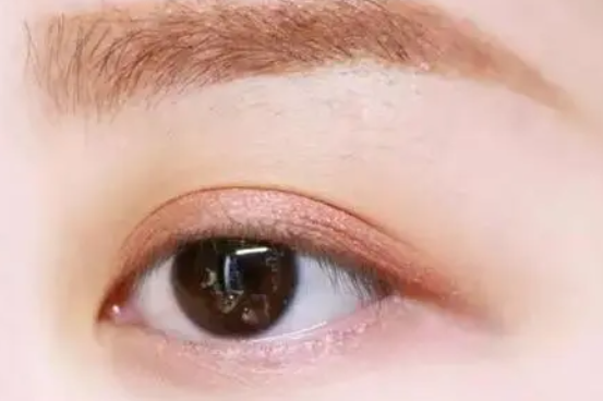 低调金色美妆实用教学 打造步骤优雅派对秒杀妆