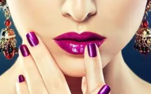 低调金色美妆实用教学 打造步骤优雅派对秒杀妆