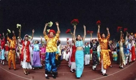 �̵�����ȫ�˻ῪĻʽ ��������ٱ���������