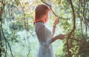 情感上不要依附于任何人 女人简单气质的一句话