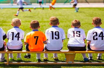 足球比赛规则简介 一场正式的篮球比赛时间是多少分钟