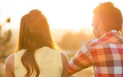 �����ж���˯�İ���Ů�� ���������Ű������ϴ�