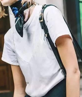 丝巾搭配的重要性 学会这些丝巾搭法