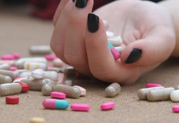 真抑郁和假抑郁本质区别 抑郁症通常有以下七个特征