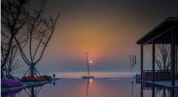 ��������¶���ͼ��� ����ͼ��ݵĽ���ʦ�Ƕ���