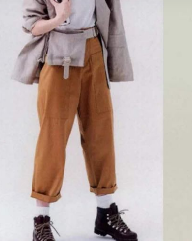 卡其色裤子搭配什么颜色鞋 搭配合适的鞋子会更有气质