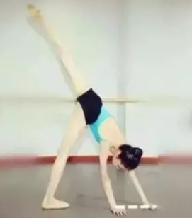 ���ַ���ϰ���� ����ѵ������