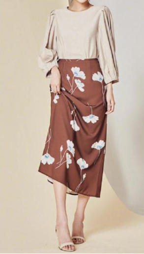 四十岁的女人穿衣打扮 穿衣别太“花哨”了