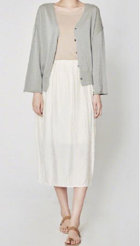 四十岁的女人穿衣打扮 穿衣别太“花哨”了