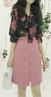 四十岁的女人穿衣打扮 穿衣别太“花哨”了