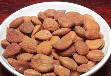 南杏仁的功效与作用 它的用途非常广泛