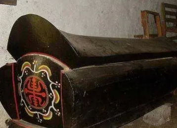 �ѻ�Ů���μ���ɫ�ײĵ�Ԣ�� Ԥʾǰ���ĵ�·�Ͻ������ش���ս
