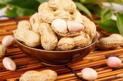 吃生花生米对身体有什么好处 可以促进人体骨骼的发育