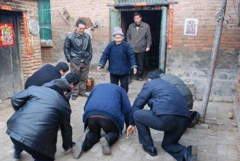 ���ڰ����ͷ �����������ͷ����ȷ����