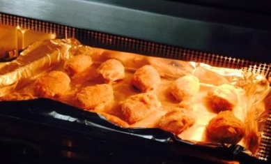 烤箱烤鸡翅一般多长时间 脆皮鸡翅烘烤时间和技巧