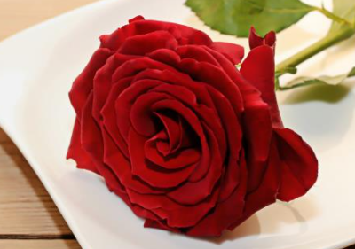 牵手时男生有生理反应 和喜欢的人牵手有生理反应