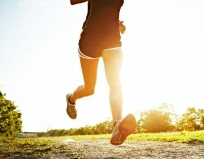 正确跑步姿势脚怎么落地的图解 跑步正确的落脚方式图