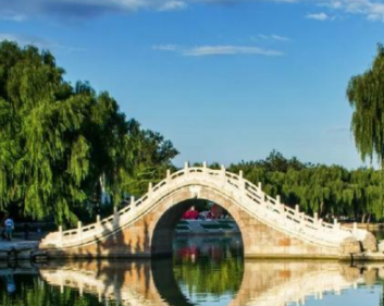 һ�侫�ٵ��������� ÿ���˵ĸ���Ҳ�ǲ�һ����