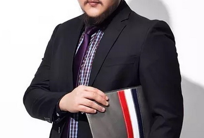 胖男人穿衣搭配技巧 多穿冷色系的服装