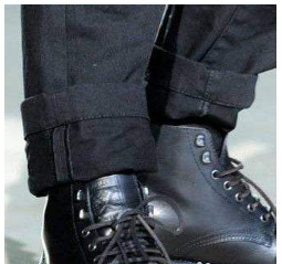 男士穿靴子配裤子图片 男士黑色靴子搭配