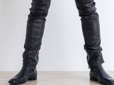 男士穿靴子配裤子图片 男士黑色靴子搭配