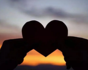 ��һ�޶��Ķ����ǳ�Ů �����ɾ�����ײ������Ů����