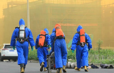 ����ҽ����ʫ�����������Щ �޿���һ�ߵ�ҽ����Աʫ��