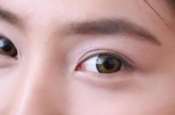 С�۾���ױ�ɴ��۾��ļ��� ��С�۾����Ļ�ױ����