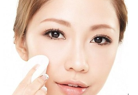 有什么美白小窍门 坚持用冷热水交替洗脸