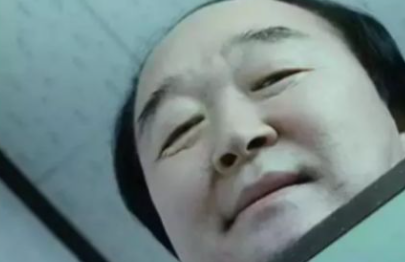 诡异笑容图片吓人 一张诡异的全家福纪念照