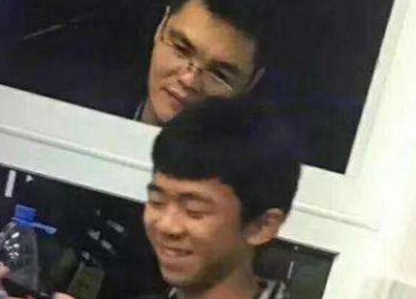 诡异笑容图片吓人 一张诡异的全家福纪念照