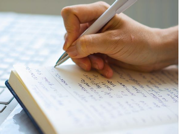 如何简述自己的岗位职责 个人简历中的工作职责如何写