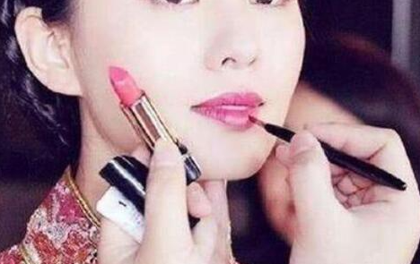 ������ɫ��ôѡ���ʺ��Լ��� ʹ�ô����ע������