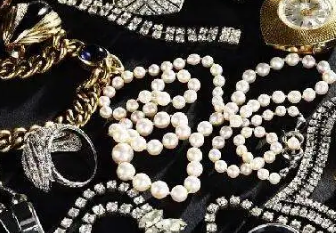 珠宝直播话术顺口溜 珠宝行业也紧跟潮流起了直播