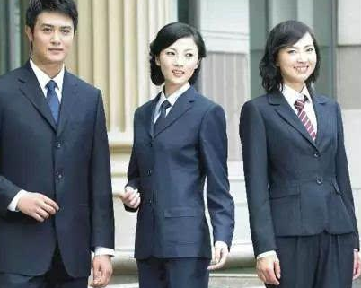 着装礼仪的基本原则 职场女性着装原则