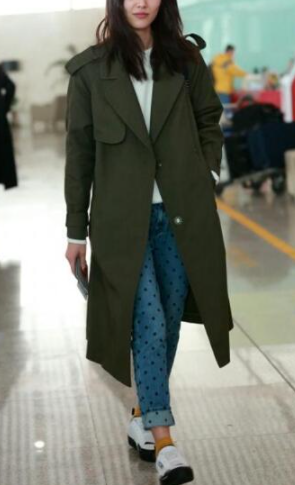 军绿色外套怎么搭配好看 有些人不知道怎么搭配