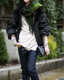 小三角围巾的系法图解 8字形结三角围巾的系法