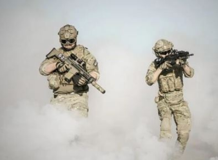 �μ�ǹս��ʲô���� ��ʾ�����ȽϽ���ǿ׳