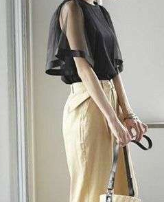 夏天透明纱裙怎么搭配 通过搭配来拉长我们的身材