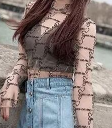 夏天透明纱裙怎么搭配 通过搭配来拉长我们的身材