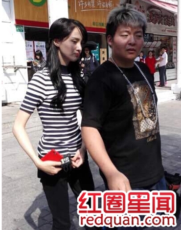 郑爽二次整容是真的假的 郑爽整容前后照片判若两人