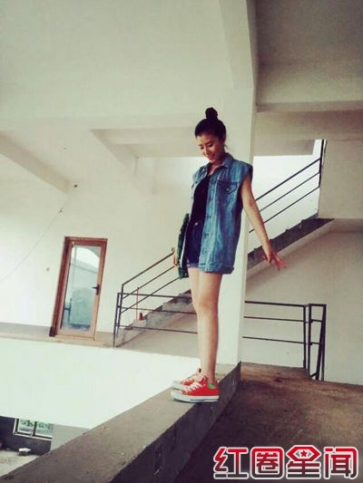 ���μƴ޺�Ȼ�������ϼ�ͥ���� ������Ů����Ƭ�ع�