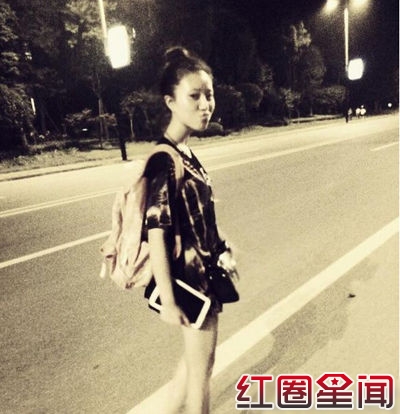 ���μƴ޺�Ȼ�������ϼ�ͥ���� ������Ů����Ƭ�ع�