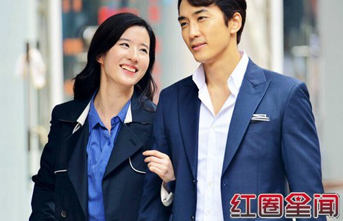 刘亦菲妈妈在韩国的知名度有多高 刘晓莉年轻时的照片曝光