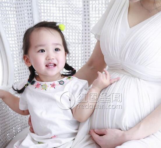 林智慧高清牛仔裤大图 林智慧高清白色短裙