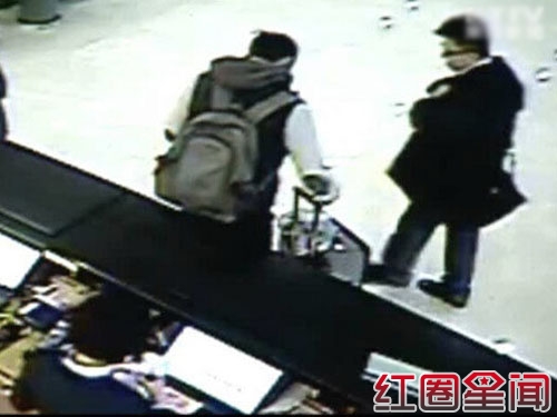 ����ģ���������΢�� ��Ų�������ǰ��Ƭ�ع�