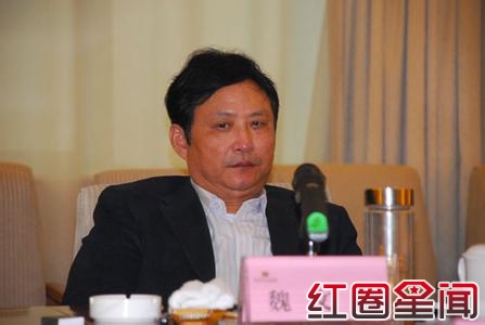 李思思多年主持春晚原因真相 揭秘李思思老公家庭背景神秘面纱