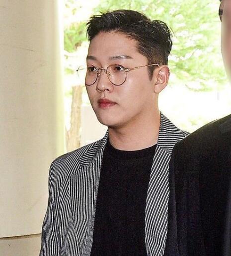 �ߺ������Ҫ���ϳ�ǰ����զ���� ǰ�����ٴ�����������